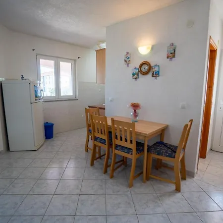 Apartament Apartment Pecolaj *