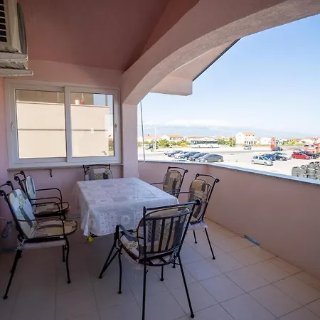 Apartment Pecolaj *
