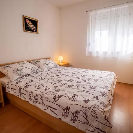 Apartament Apartment Pecolaj